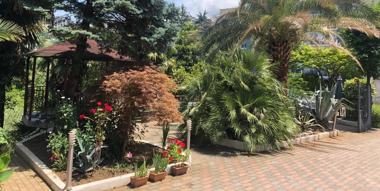 Irakli Guest House Махинджаури Экстерьер фото