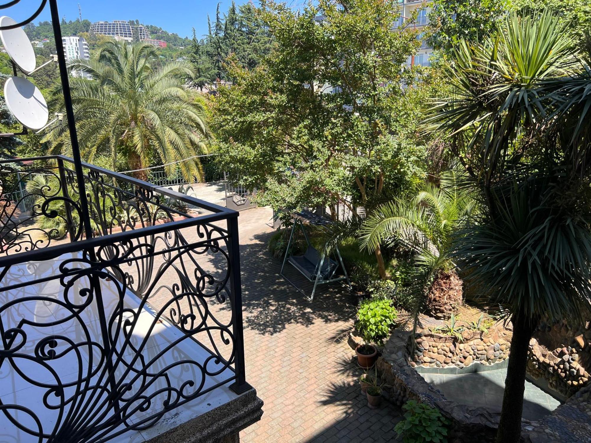 Irakli Guest House Махинджаури Экстерьер фото