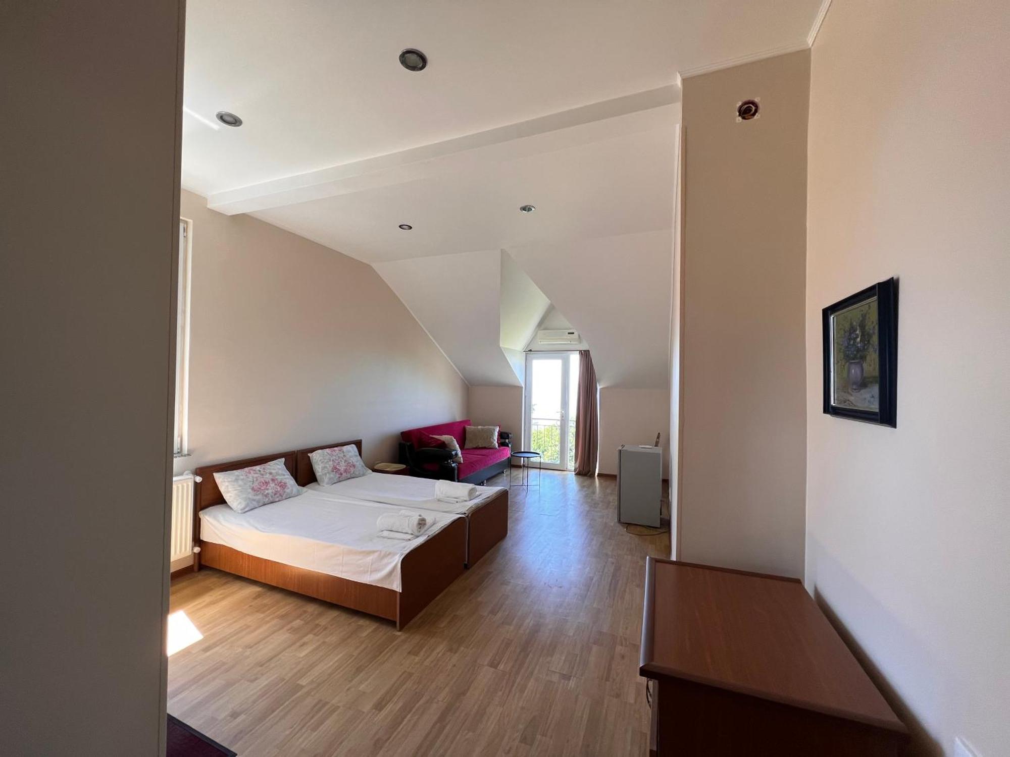 Irakli Guest House Махинджаури Экстерьер фото