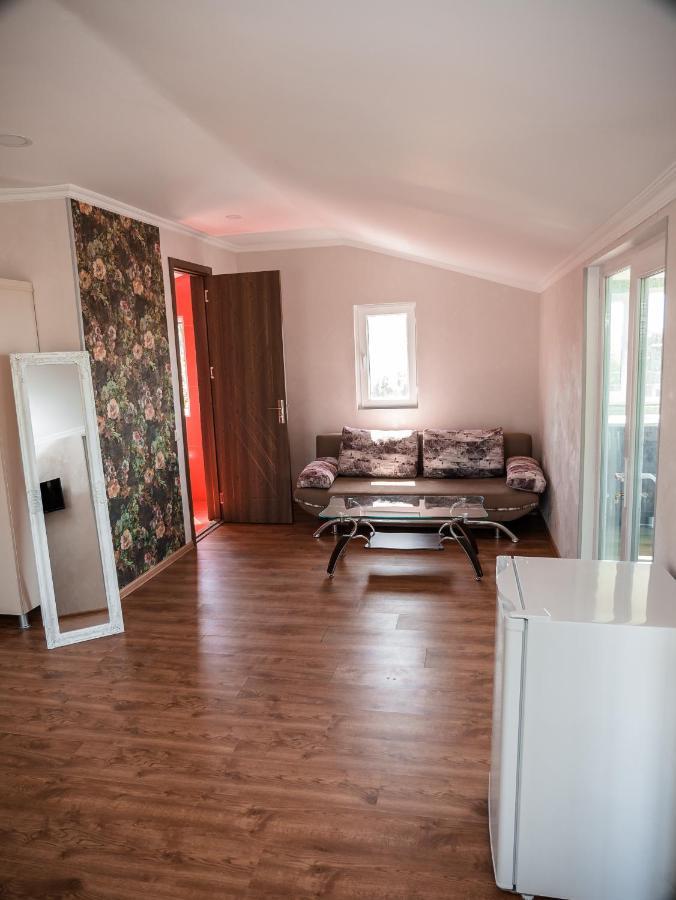 Irakli Guest House Махинджаури Экстерьер фото