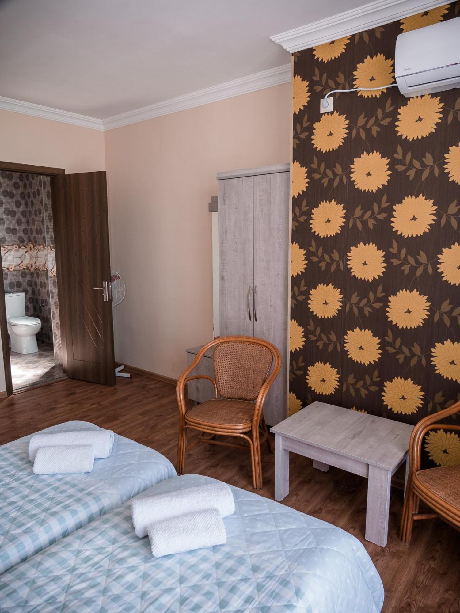 Irakli Guest House Махинджаури Экстерьер фото