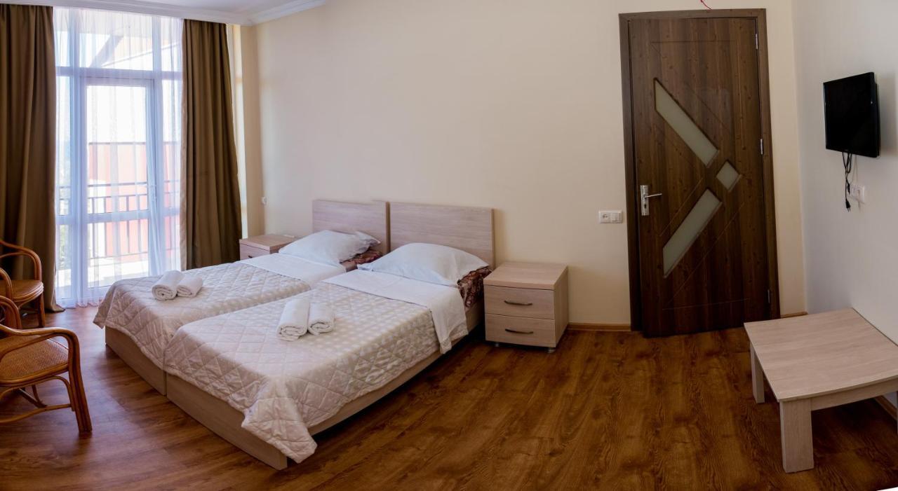 Irakli Guest House Махинджаури Экстерьер фото